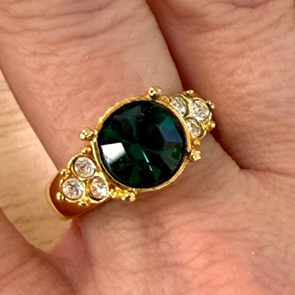 Monet Ring Gold Tone Green, Vintage, Art Deco, Cocktail, Emerald Look Size 8 - Picture 5 of 9